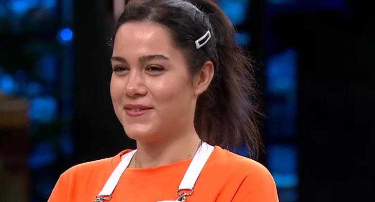 MASTERCHEFTE ANA KADROYA GİREN SON İSİM 16 AĞUSTOS 2024: MasterChefte yedeklerden ana kadroya giren 2. yarışmacı kim oldu, önlüğü kim taktı