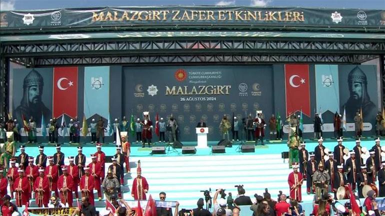 SON DAKİKA... Cumhurbaşkanı Erdoğandan net mesaj: Malazgirt zulme karşı kenetlenmektir