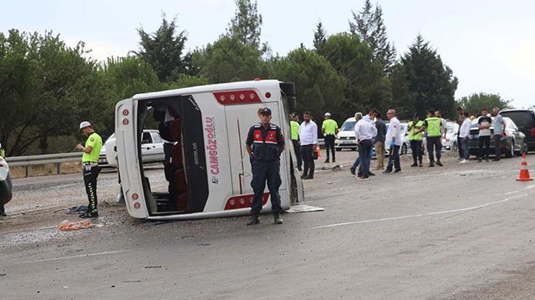 Düğün yolunda kaza: 1i ağır, 26 yaralı