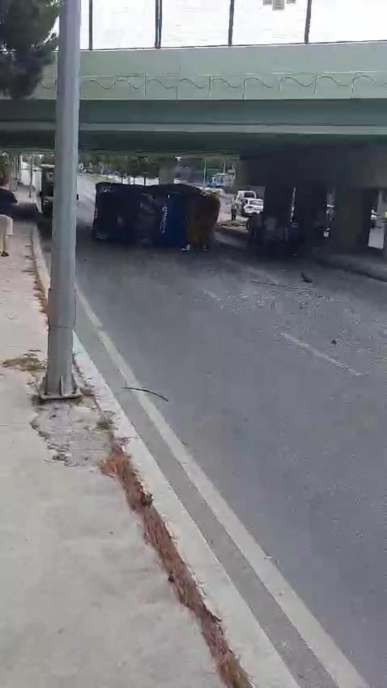 SON DAKİKA HABERİ: TIR, İETT otobüsünün üzerine devrildi Yaralılar var...