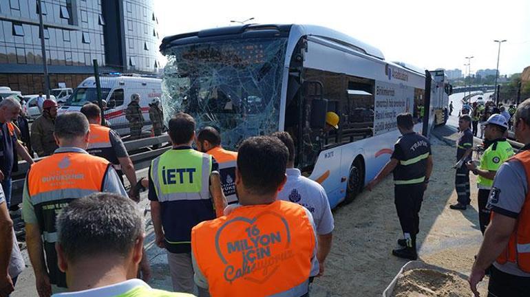 SON DAKİKA || Küçükçekmecede metrobüs kazası: 1 kişi hayatını kaybetti, 38 yaralı var