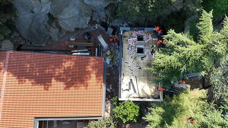 Vaniköyde izinsiz inşaattaki ruhsatsız ve kaçak yapıların yıkımı sürüyor