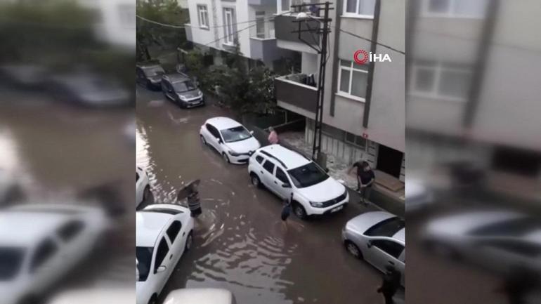 İstanbulda etkili olan sağanak sele neden oldu