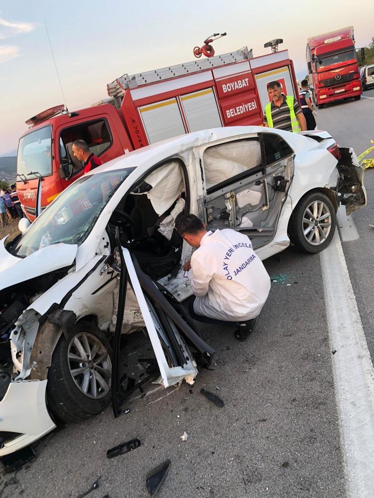 Sinopta feci kaza: 3 ölü, 4 yaralı | Video Haber