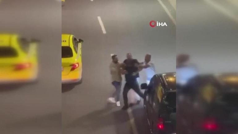 Derbi sonrası trafikte çıkan kavga kameraya yansıdı