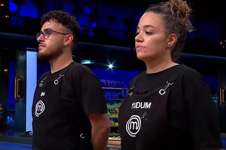 MasterChef elenen isim... Bu akşam MASTERCHEFte kim elendi Somer Şef veda eden ismi açıklıyor: 22 Eylül 2024 MasterChef kim veda etti En son kim gitti