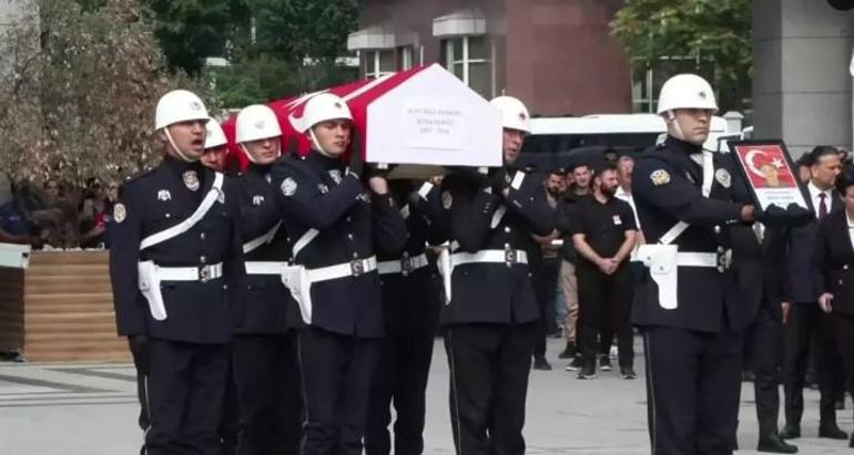 ŞEHİT POLİS ŞEYDA YILMAZ KİMDİR Polis memuru Şeyda Yılmaz son yolculuğuna uğurlandı