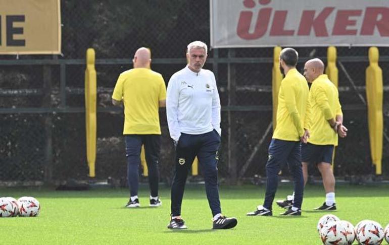 SON DAKİKA: Fenerbahçe Twente maçı muhtemel 11ler belli oldu Fenerbahçe Twente ile kozlarını paylaşacak | CANLI