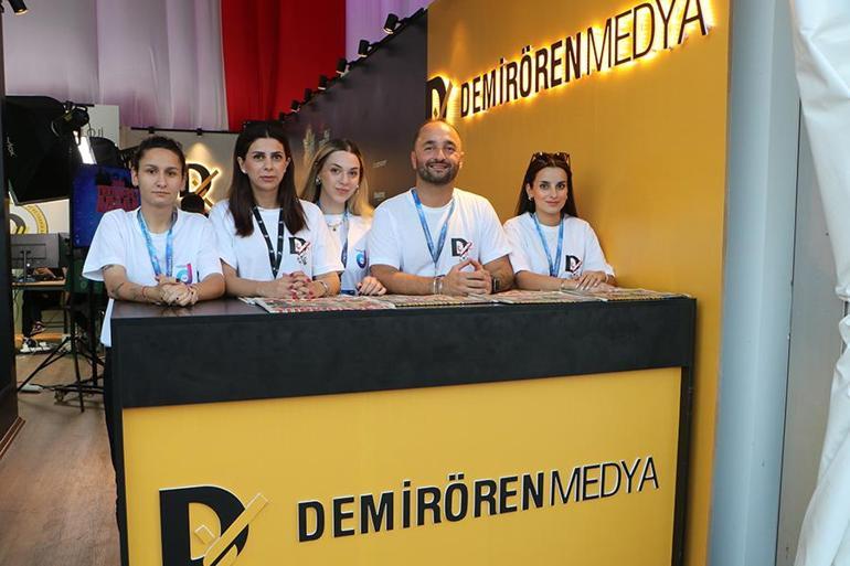 Selçuk Bayraktar, TEKNOFESTte Demirören Medya standını ziyaret etti