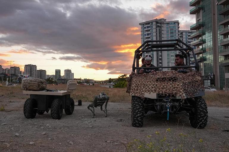 Türk savunma sanayisinin yeni araçları robotlarla SAHAya çıkıyor