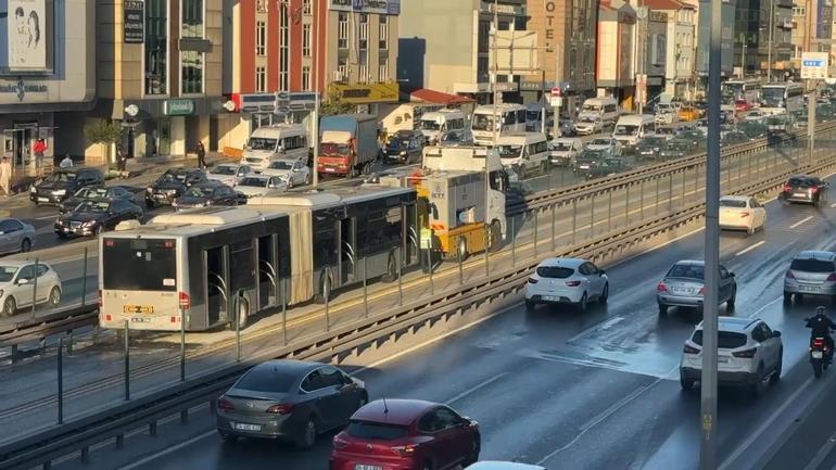 SON HABER... Avcılarda metrobüste yangın