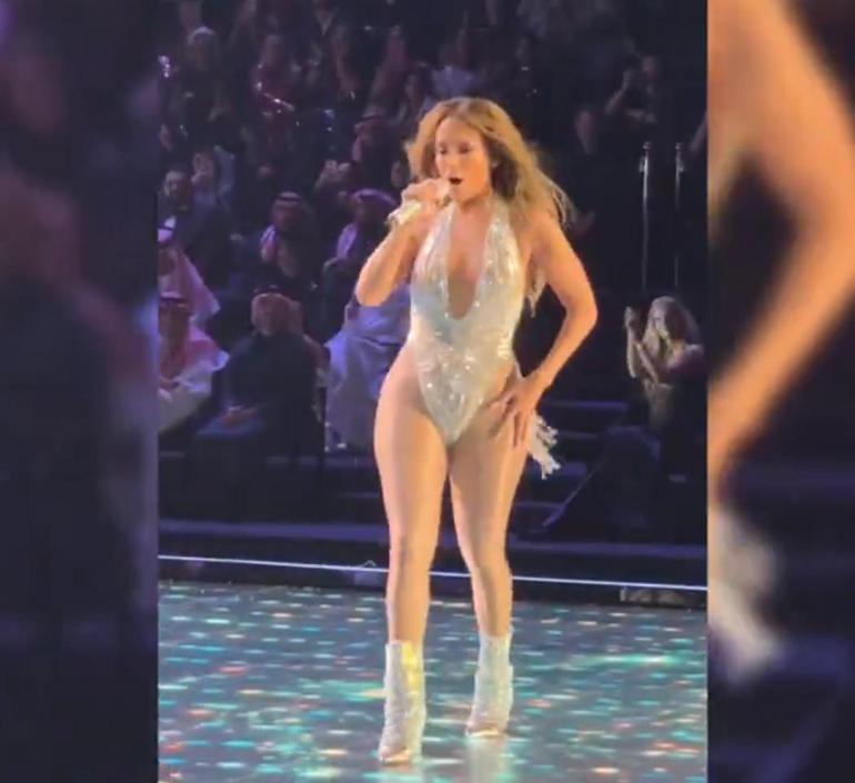 Suudi Arabistandan çok konuşulan görüntüler 45. yıl defilesine yıldız yağmuru: Jennifer Lopez, Celine Dion, Adriana Lima...