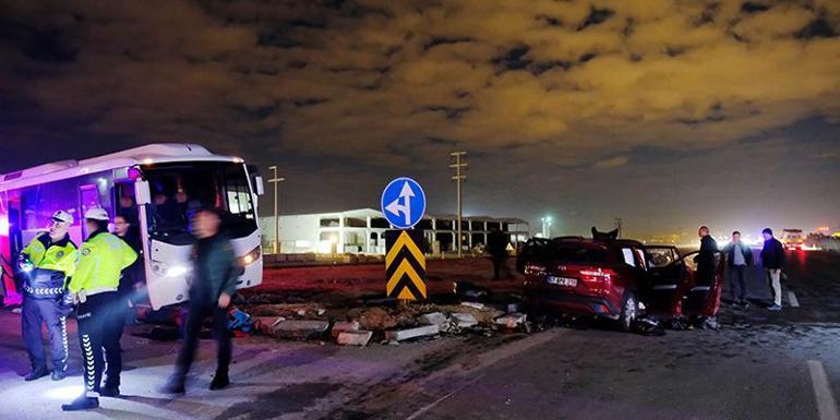 Polis midibüsüyle otomobil çarpıştı: 1 ölü, 7si polis 11 yaralı var