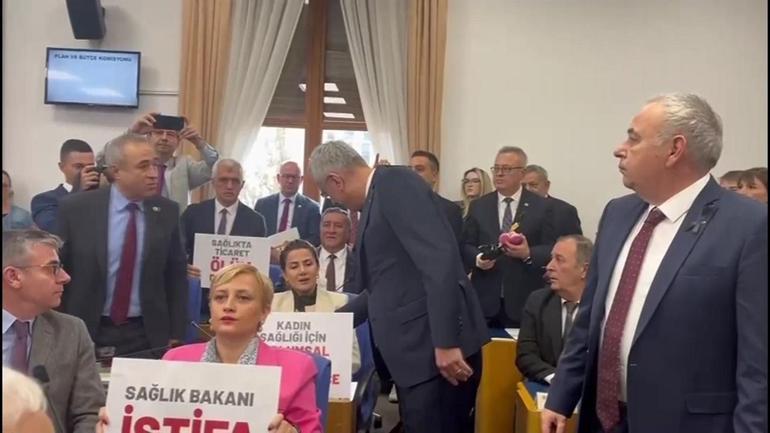 Mecliste gündem Yenidoğan Çetesi... Bütçe sunumunda protesto vardı