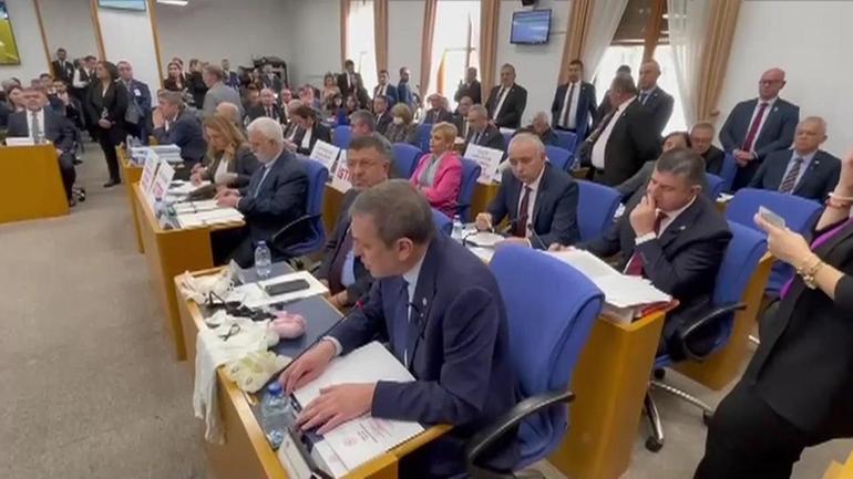 Mecliste gündem Yenidoğan Çetesi... Bütçe sunumunda protesto vardı