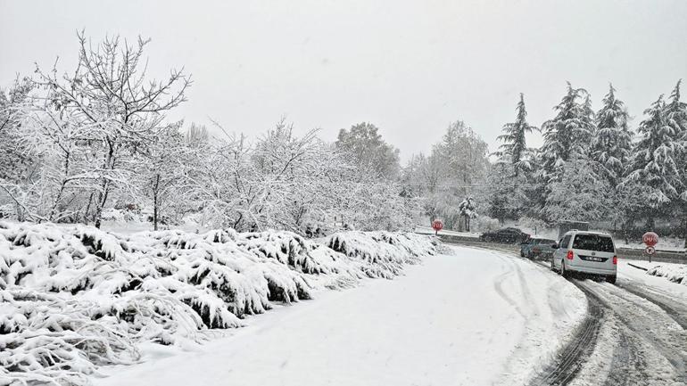 Bursa-Ankara kara yolunda kar etkili oldu