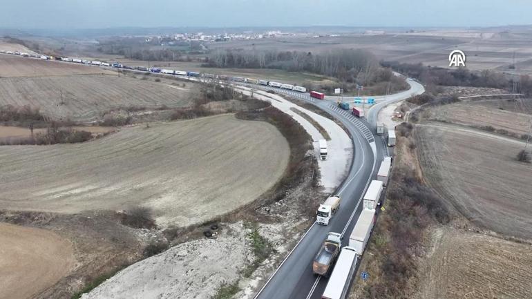 Hamzabeyli Sınır Kapısında tam 25 kilometrelik kuyruk