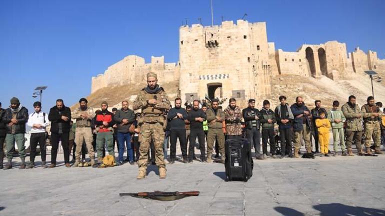 SON DAKİKA Suriye Toz Duman: Muhalifler (HTŞ-ÖSO) Halepin kontrolünü ele geçirdi... PKK/YPG Detayı