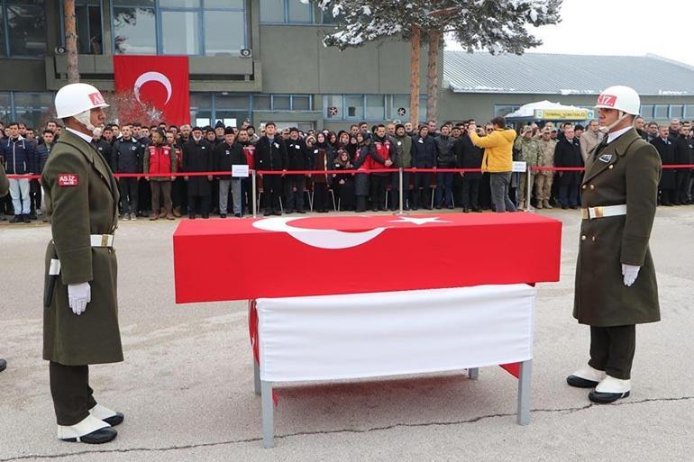 Şehit Nergizin cenazesi Erzurumda; babası Susun, Taha uyuyor diye bağırdı | Video Haber