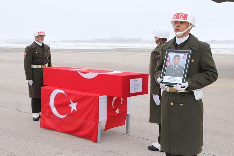 Şehit Nergizin cenazesi Erzurumda; babası Susun, Taha uyuyor diye bağırdı | Video Haber