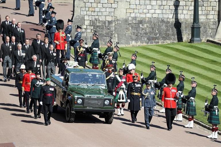 İngilterede Elizabeth tartışması: Kraliyet ailesi hiçbir şeyin parasını ödemez