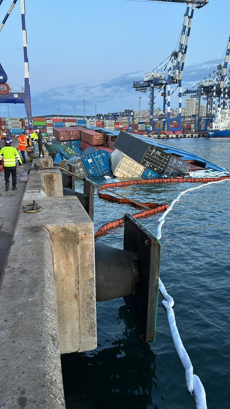 İstanbul Ambarlı Limanındaki gemi böyle yan yattı | Video Haber