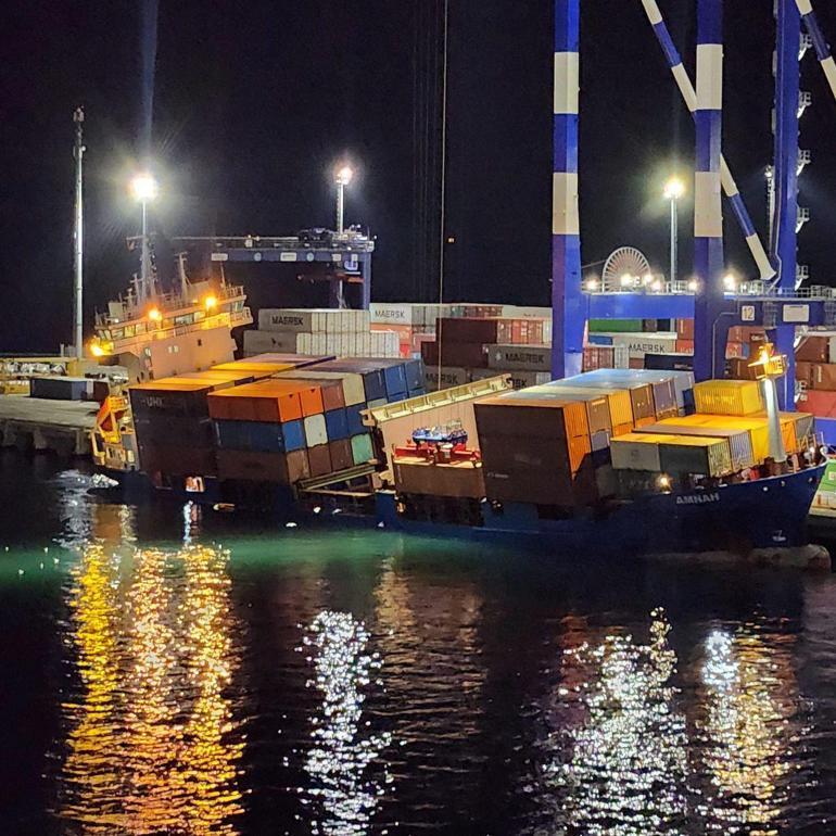 İstanbul Ambarlı Limanındaki gemi böyle yan yattı | Video Haber