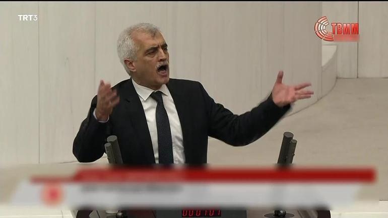 Mecliste CEZAEVİNDE ARAMA tartışması AK Parti ile DEM Parti karşı karşıya geldi | Video Haber