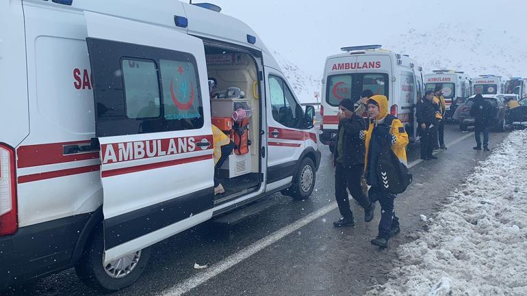 SON DAKİKA... Erzincanda yolcu otobüsü şarampole devrildi | Video Haber