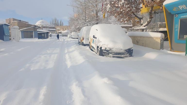 Vanda kar nedeniyle 420 mahalle ve mezra yolu ulaşıma kapandı