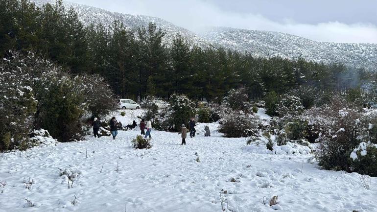 Muğlanın yüksek kesimleri beyaza büründü