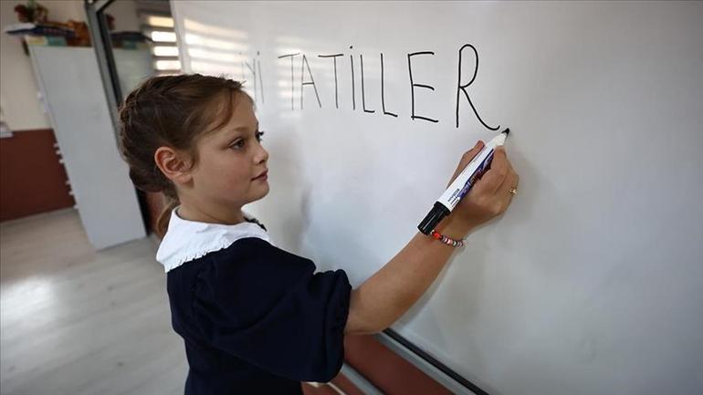 Milli Eğitim Bakanı Tekin duyurdu: İlkokulda karne dönemi sona eriyor