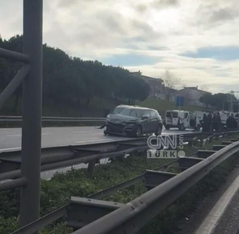 SON DAKİKA HABERİ: İstanbulda trafiği kilitleyen zincirleme trafik kazası | Video Haber