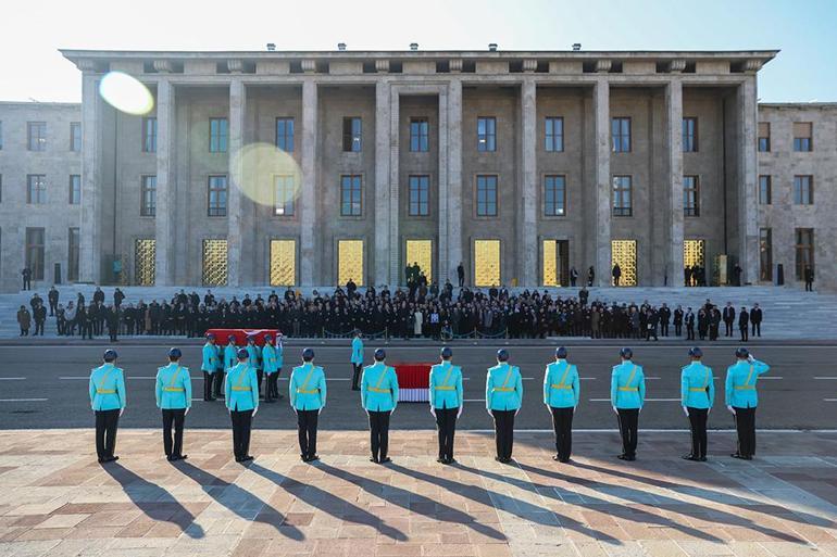 Eski bakan Nahit Menteşe için Mecliste cenaze töreni