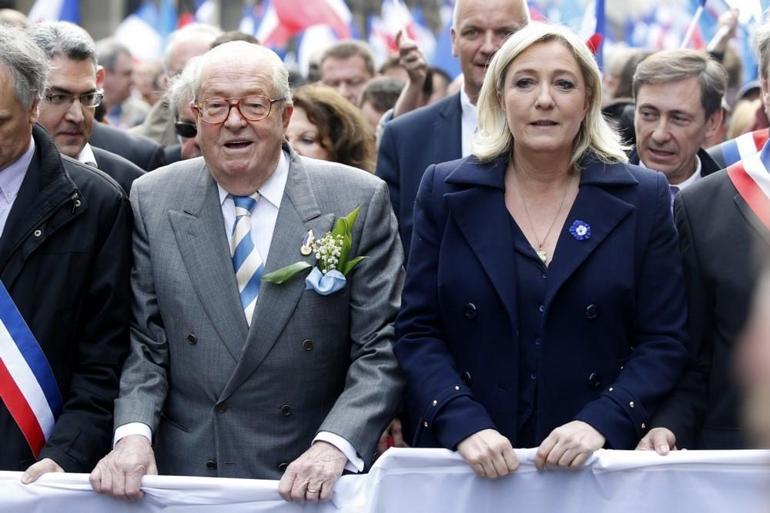 Fransada aşırı sağcı Ulusal Cephenin kurucusu Jean-Marie Le Pen, 96 yaşında hayatını kaybetti