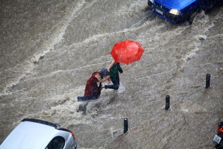 Meteorolojiden Marmara ve Kıyı Egeye kritik uyarı Sel, su baskını, yıldırım...