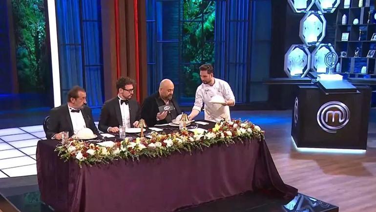 MASTERCHEF ŞAMPİYONU BELLİ OLUYOR Onur mu, Kerem mi Tüm gözler şeflerde