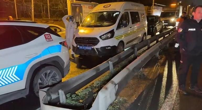 İstanbulda bariyere çarpan motosikletteki polis yaşamını yitirdi