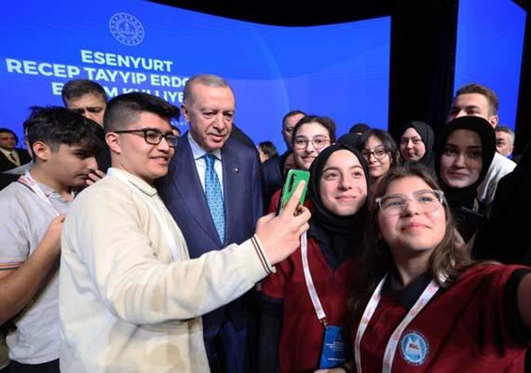 SON DAKİKA Cumhurbaşkanı Erdoğan: Sosyal medyaya yaş sınırı gelebilir