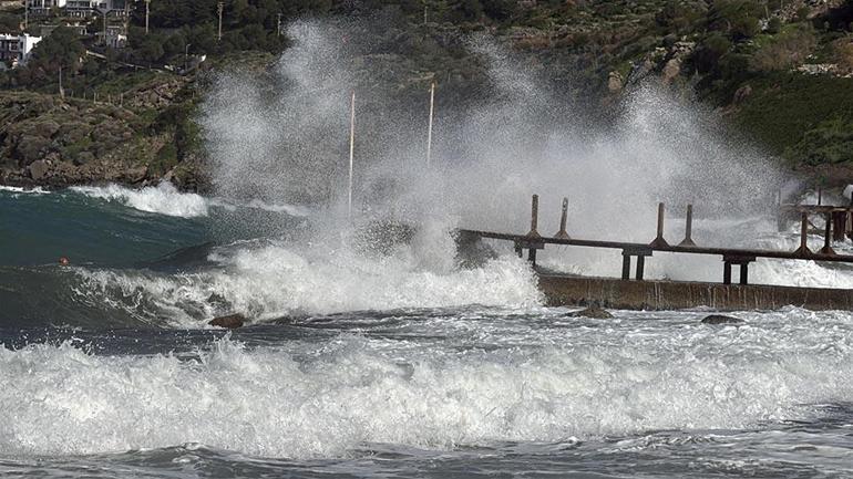 İstanbulda beklenen kar yağışı başladı | Meteorolojiden son dakika uyarısı