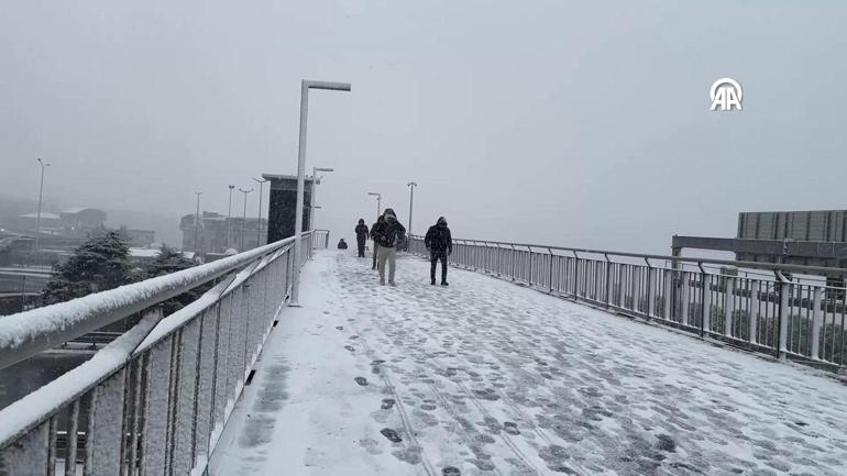 İSTANBULDA KAR MANZARALARI: Peş peşe uyarılar En çok hangi ilçeler etkilenecek