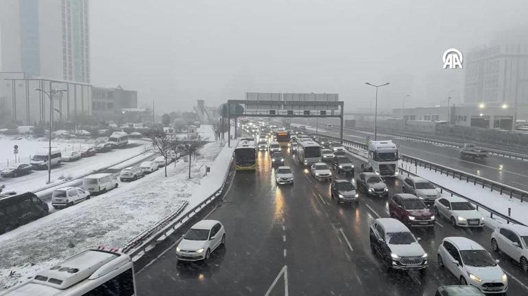 İSTANBULDA KAR MANZARALARI: Peş peşe uyarılar En çok hangi ilçeler etkilenecek