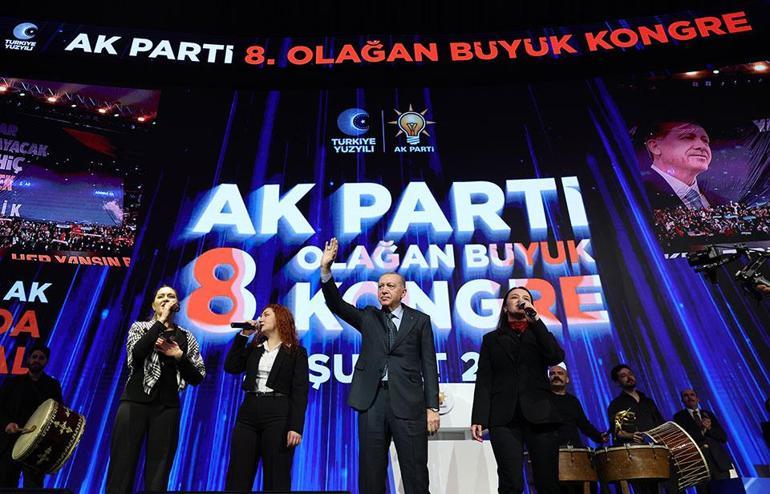 AK Parti kongresine rekor katılım: 100 bin katılımcının 60 bini salon dışındaydı