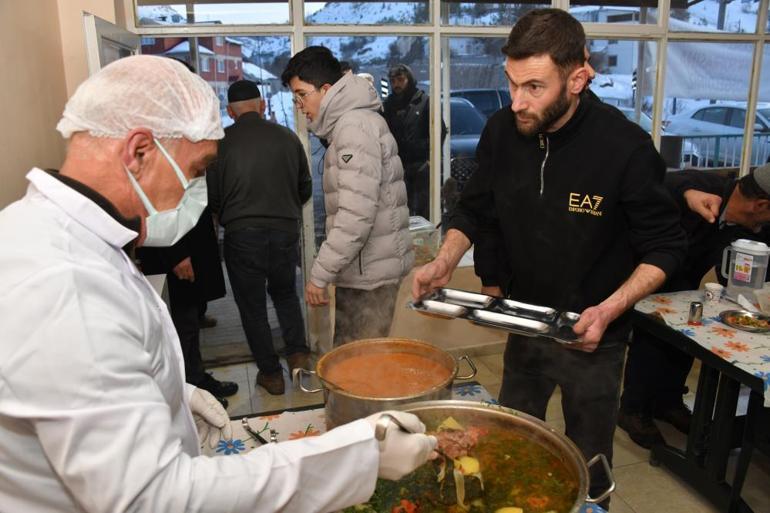 21 yıllık Ramazan geleneği... Bu köyde yoldan geçene iftar ücretsiz