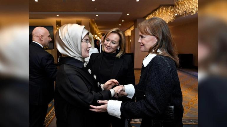 Emine Erdoğandan hayata bağlayan ilmek: Pazırık Halısı depremzedeler için satıldı