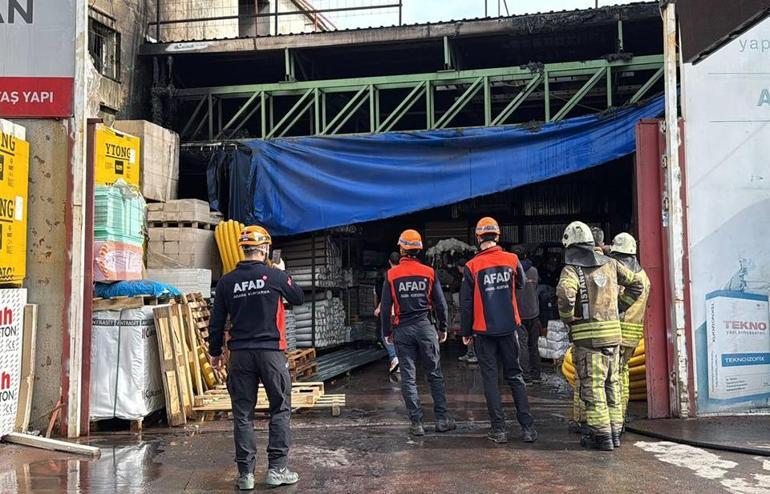 İstanbul Sultanbeylide iş yeri yangını