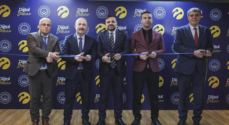 Turkcell huzurevlerinde teknoloji odaları açmaya devam ediyor