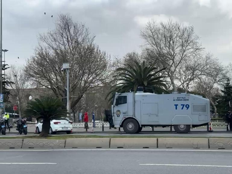 İstanbul Büyükşehir Belediye binası önünde güvenlik önlemi alındı