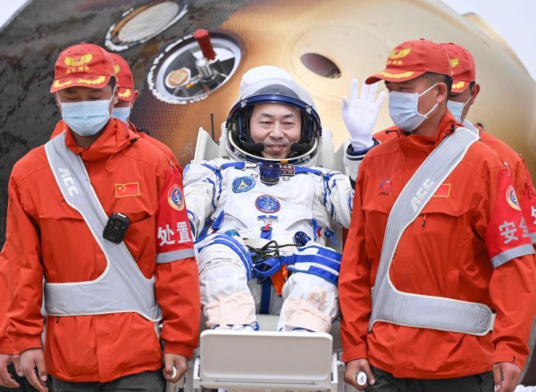 Çinin Shenzhou-19 taykonot ekibi Dünyaya döndü