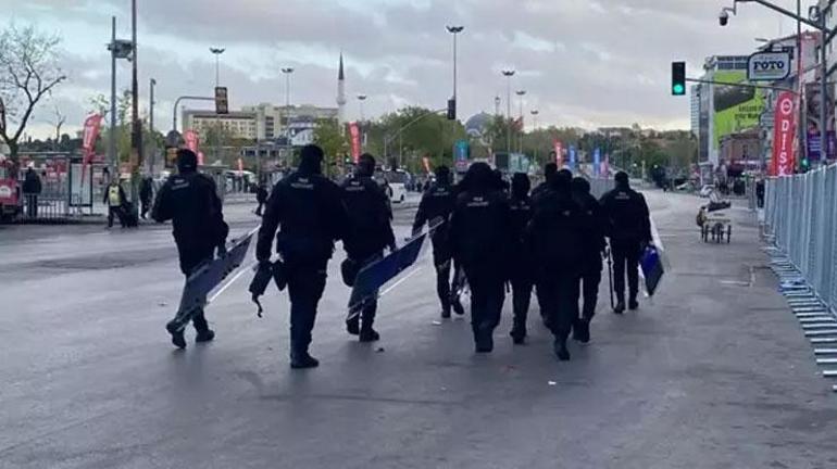 HABER... İstanbulda bazı yollar trafiğe kapatıldı 1 Mayıs için yoğun güvenlik önlemleri